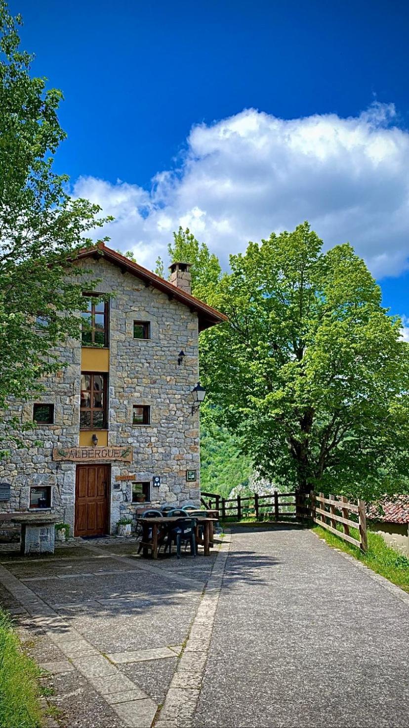 Albergue Pena Castil Sotres Luaran gambar