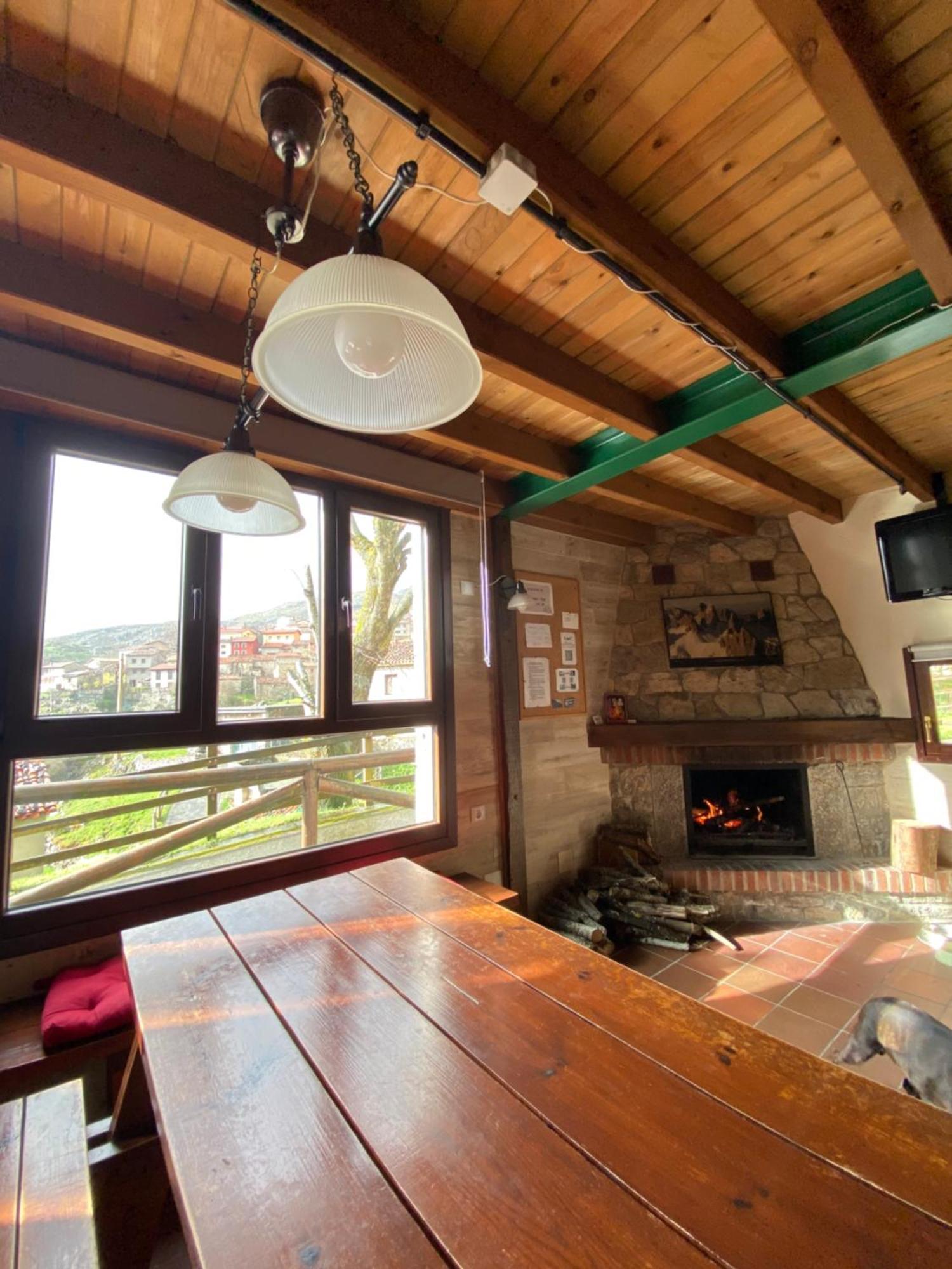 Albergue Pena Castil Sotres Luaran gambar