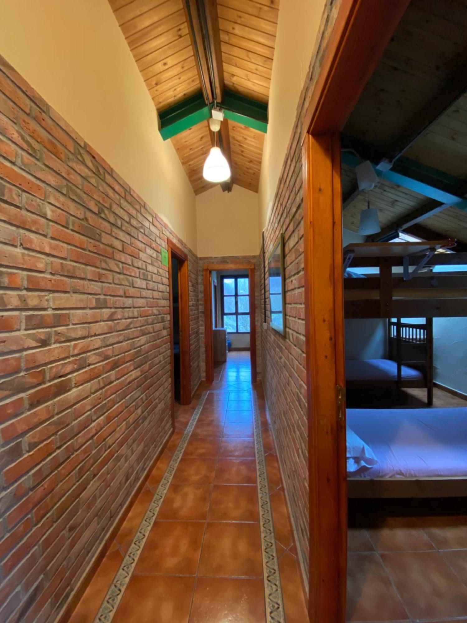 Albergue Pena Castil Sotres Luaran gambar